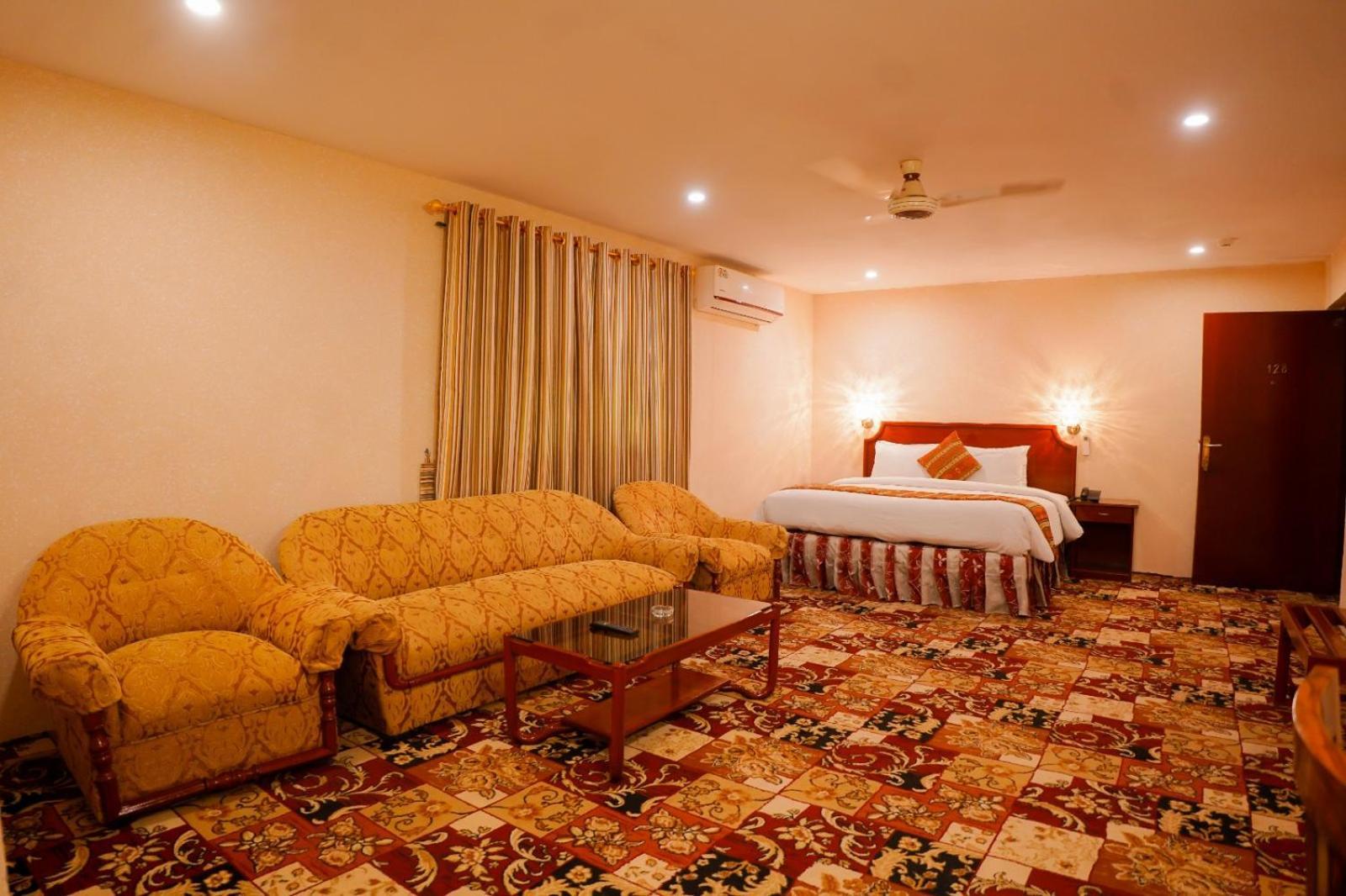 Indus Hotel Haydarabad Dış mekan fotoğraf