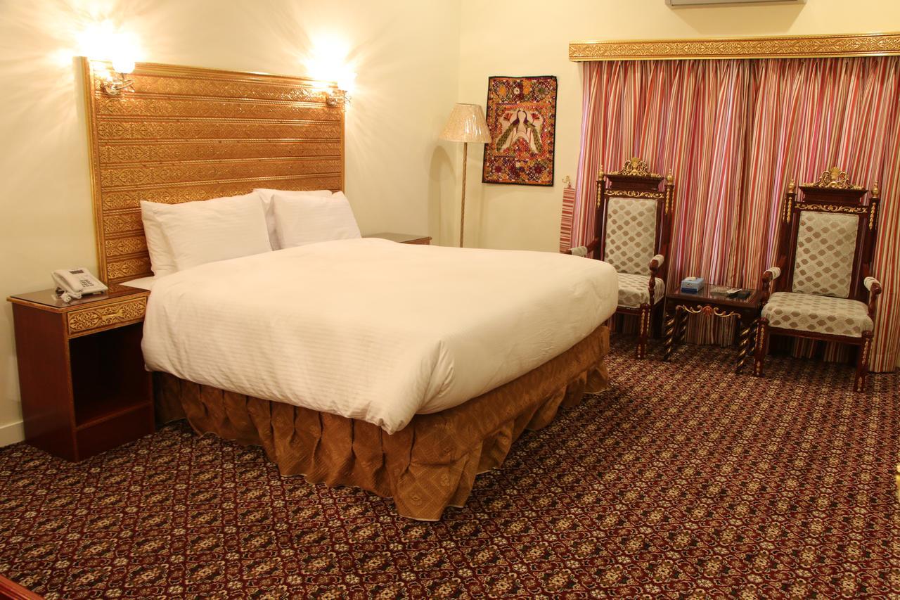 Indus Hotel Haydarabad Dış mekan fotoğraf