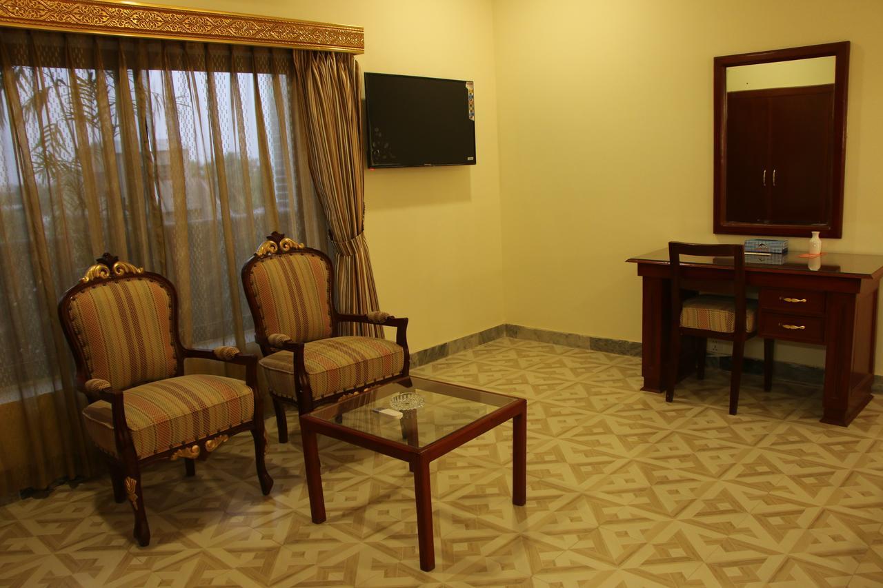 Indus Hotel Haydarabad Dış mekan fotoğraf