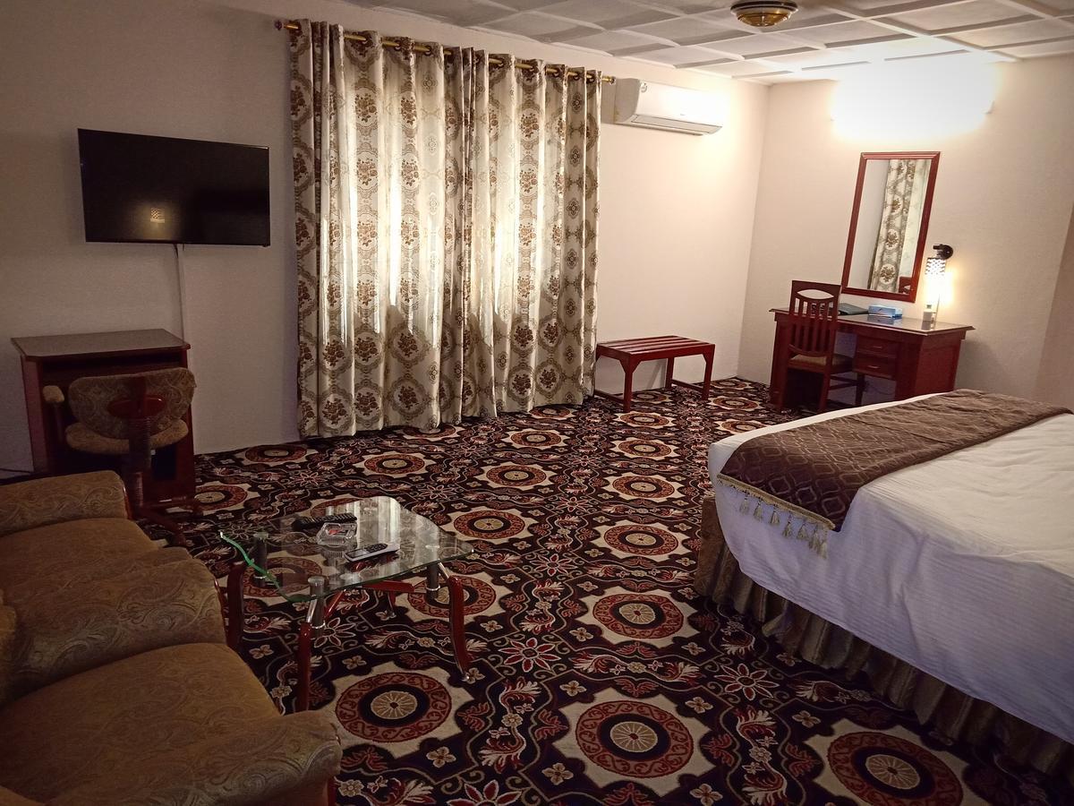 Indus Hotel Haydarabad Dış mekan fotoğraf