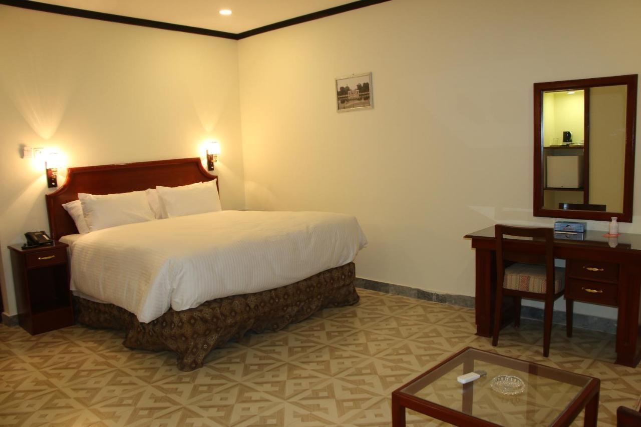 Indus Hotel Haydarabad Dış mekan fotoğraf